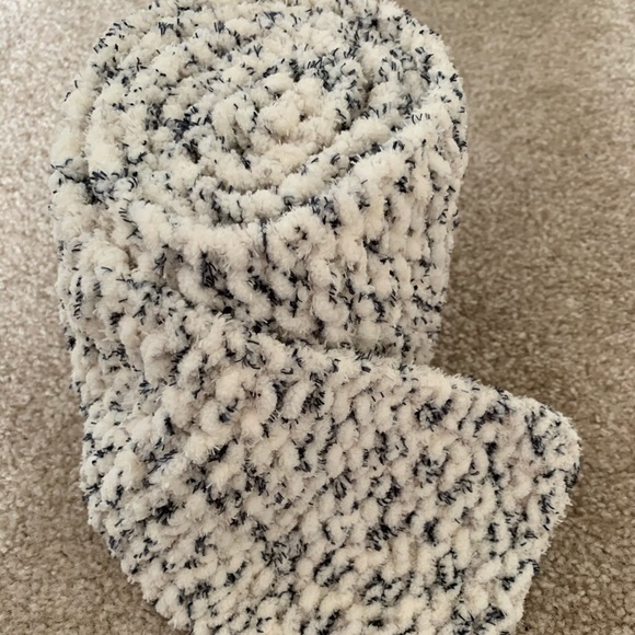 Handmade Accessories - Handmade Offwhite and Black Knit Scarf